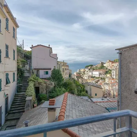 Carruggio Apartment